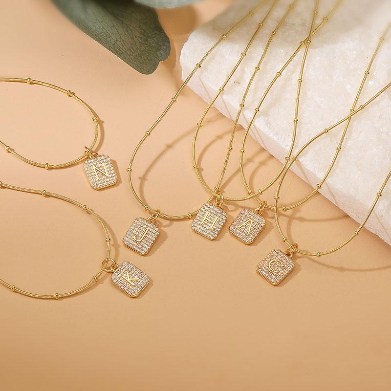HECHENG,Ladies Cubic Zirconia Alphabet Pendant Necklace Copper Square Plaque A-Z Letters Lucky Initials Jewellery Birthday Gift A золотой