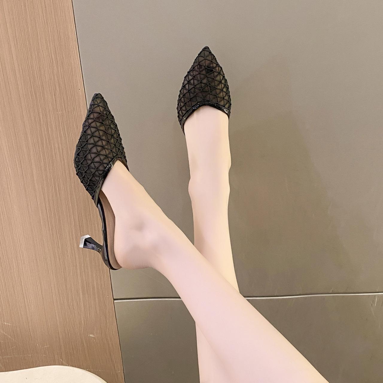 

Niche design shows thin bag head backspace 2025 off the shelves, new breathable hollow pointed tip thin heel wear low heel sandals 43