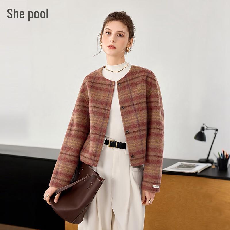 

Женская двухсторонняя куртка из смесовой ткани с добавлением шерсти ягненка в клетку S