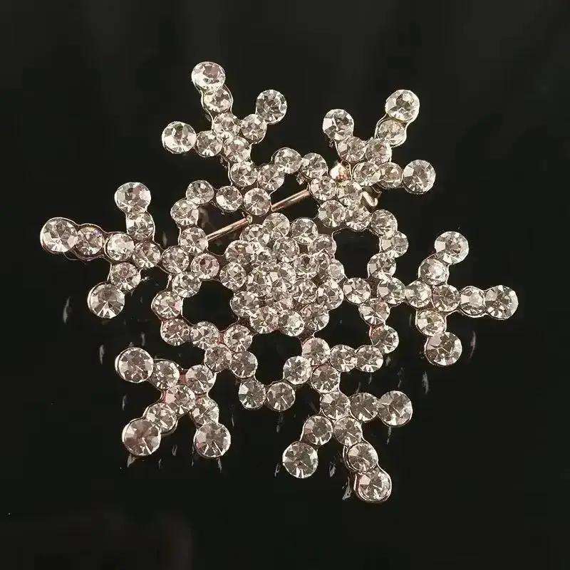 Christmas Style Decoration Charming Water Diamond Diamond Christmas Snow Flake Brooch Christmas Fashion Accessories for Women