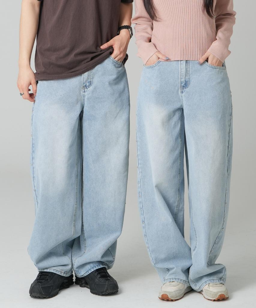 ROCKED GARAGE [Unisex] Colmar Side Line Studded Balloon Wide Fit Washed Denim Pants [Light Blue]