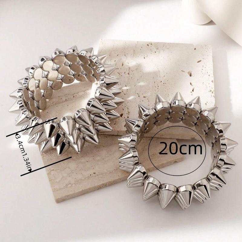 2 Stück Punk Style Nieten Spikes Armband, Unisex Silberfarbenes Edgy Nieten Manschettenarmband für Alltag, Party, Musikfestival-Kleidung