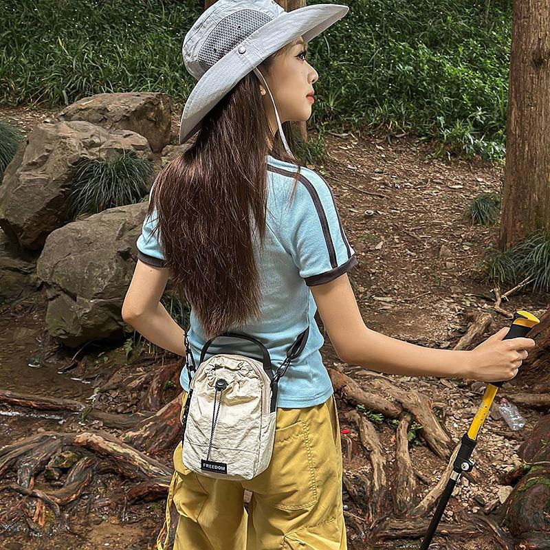 Mountaineering Kettle Bag Men's and Women's Outdoor Leisure Sports Messenger Bag Ultra-light Portable Mini Mobile Phone Bag