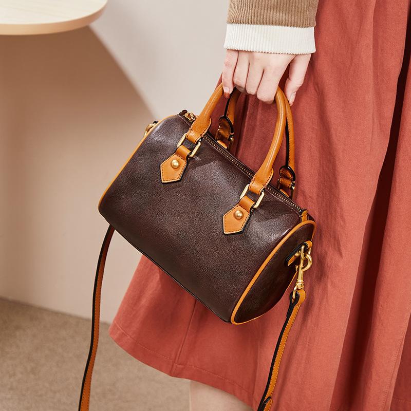 Handmade Vegetable Tanned Retro Messenger Bag Genuine Leather Boston Women'S Bag Commuting Niche Large Capacity Handbag Commuting Style