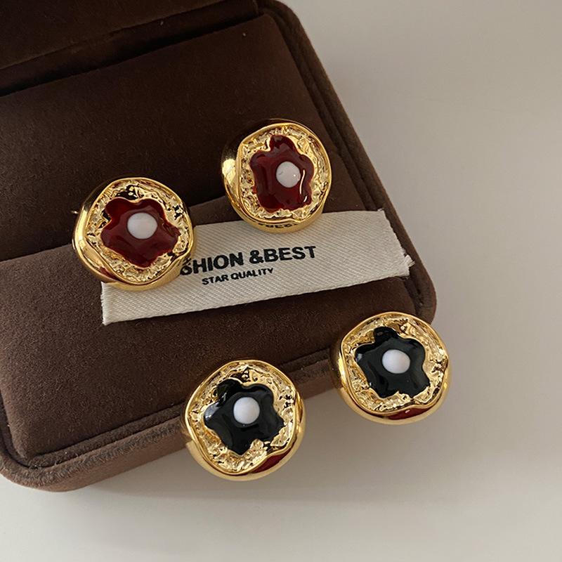 Orecchini a Bottone Fiore Rosso Nicchia Sensazione di Alta Gamma Orecchini Rossi Ankola Temperamento Retro Versatile Orecchini Stile Hepburn