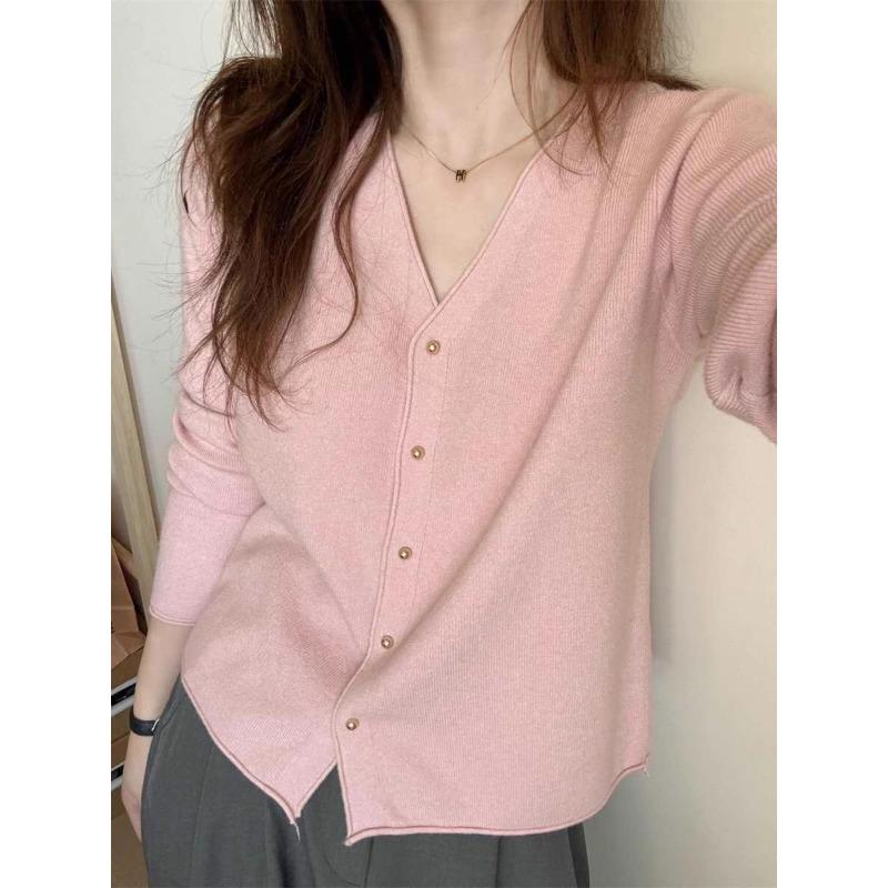 

Knitted cardigan women s new early autumn gentle wear with V-neck age-reducing thin loose sweater jacket women One size
