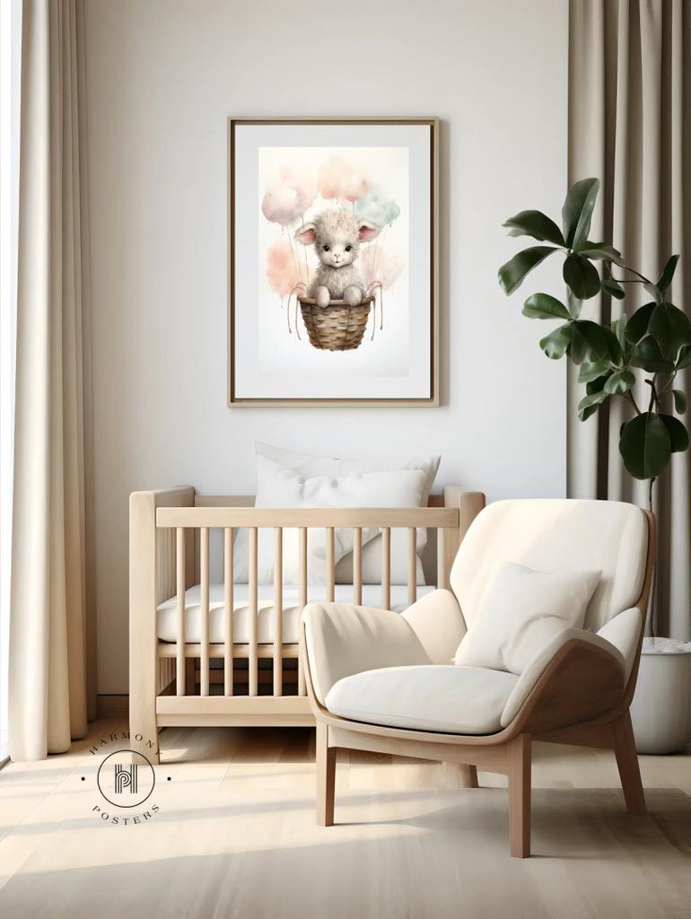 Owieczka Na Chmurkowym Spacerze Owieczka Na Chmurkowym Spacerze, 70X100 Cm, Rama Drewniana Jasny Dąb, Papier Matowy 230 Gsm