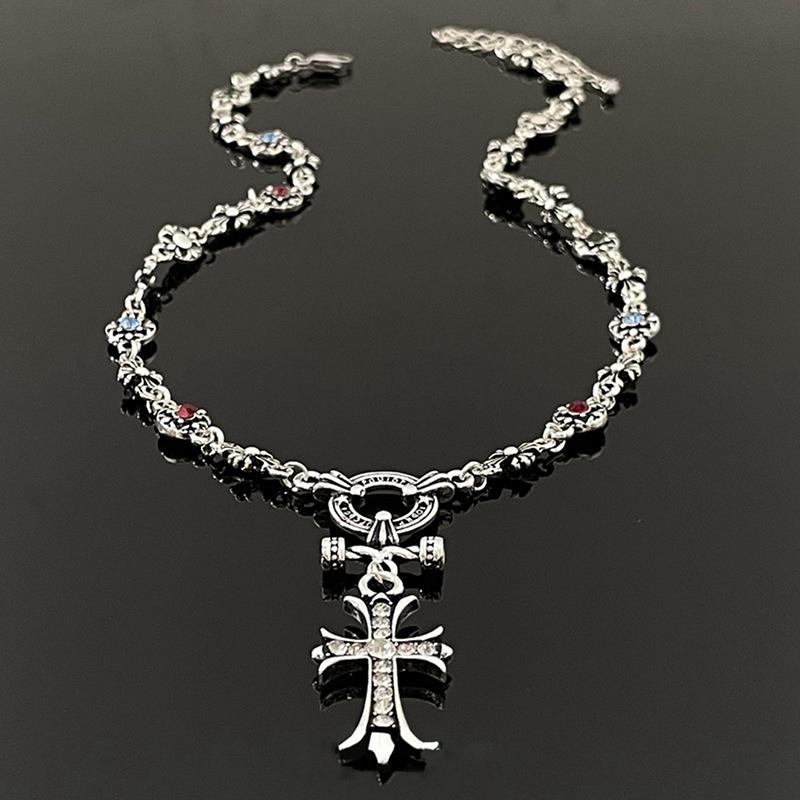 

Бриллиантовое колье с крестом, легкая роскошь, темперамент, высокое чувство, цепочка на ключицу, нишевая индивидуальность, универсальные украшения для женщин