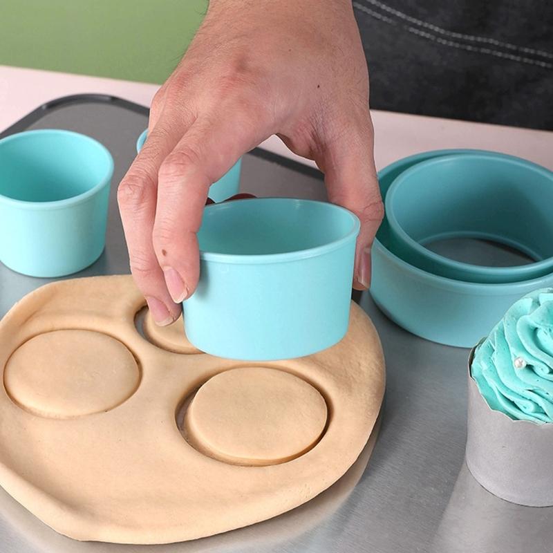 Foldable Pastry Cup Set with Multiple Nozzle Shape for Cake Decorating and Easy Storage Design