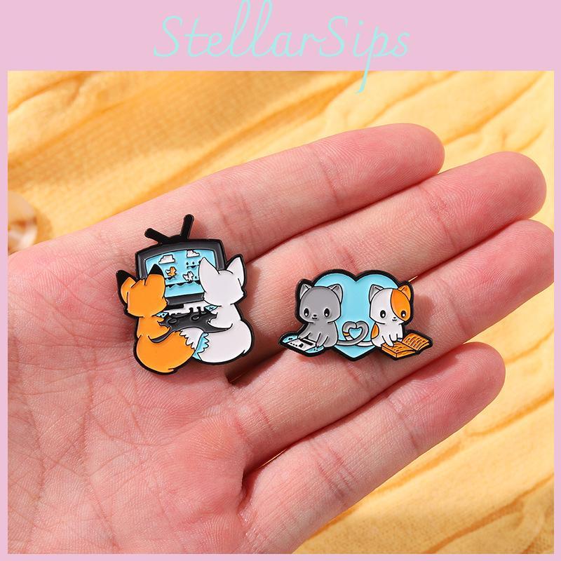 Cute Fox Themed Lapel Pin Charming Animal Design For Stylish Outfit Decoration