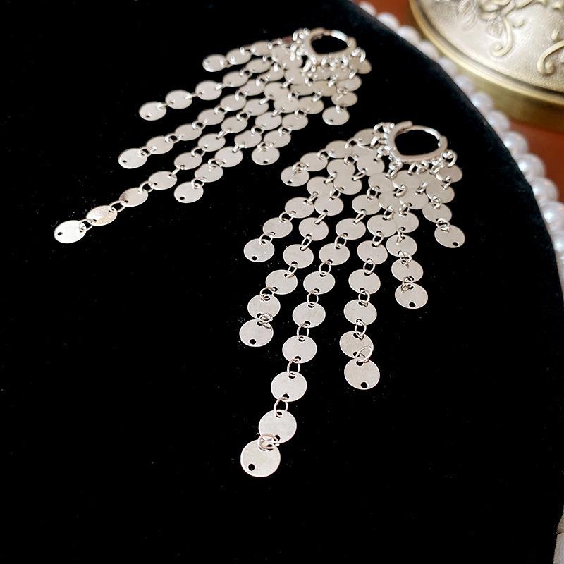 

Корейские шикарные серьги-подвески с пайетками и кисточками — универсальный и модный дизайн серебряный