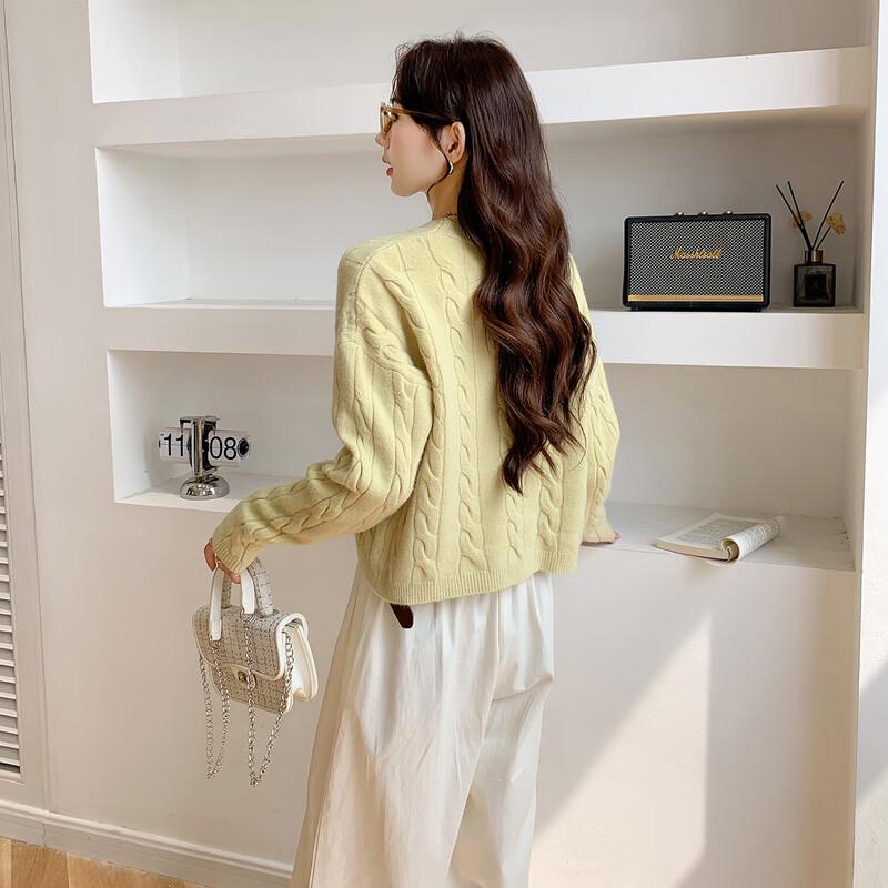 Mocana Women's Elegant Long-Sleeve Knit Sweater MKNJD2809