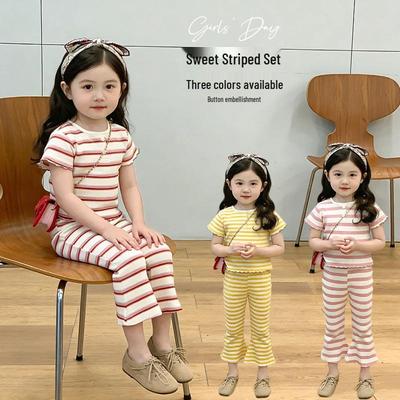 Gestreiftes Rüschen-T-Shirt und Schlaghosen-Set für Mädchen - Sommer 2026 Kollektion