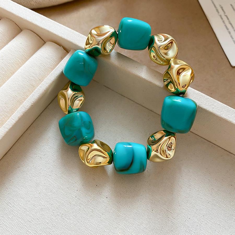 European and American color acrylic shell beaded necklace design sense collarbone chain exaggerated necklace women