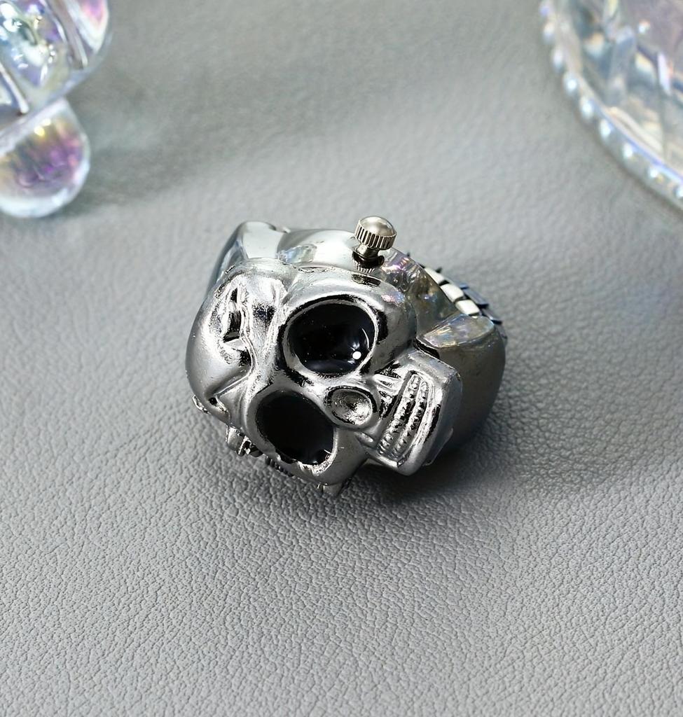 1 Stück Personalisierte Flip Totenkopf Retro Ringuhr Trendige Geistkopf Hip Hop Einfache Partneruhr Ring Taschenuhr für Herren Dominanz
