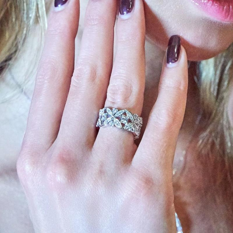 Huitan Luxury Exquisite  Color Finger Ring Female Shinning Cubic Zirconia Jewelry for Wedding Aesthetic Accessories Gift
