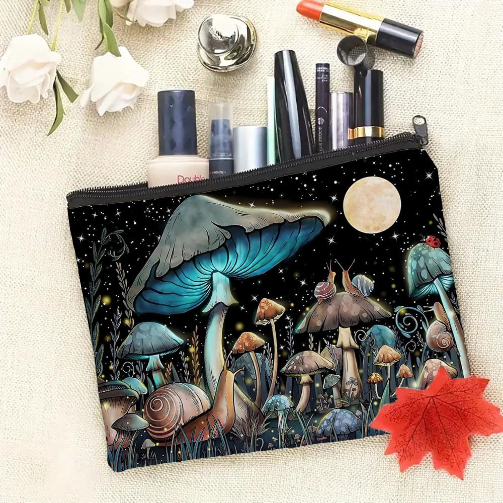 Mushroom Patterned Makeup Bag with Zipper Closure, Casual Large Toiletry Pouch for Women Poppy Cosmetic Bag for Travel Bag