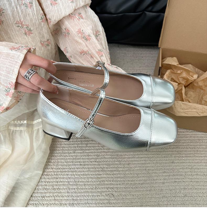 

Модный темперамент Xiaoxiang квадратная голова неглубокий рот толстый каблук одинарные туфли женские 2025 новые летние французские юбки туфли Мэри Джейн 39 серебряный