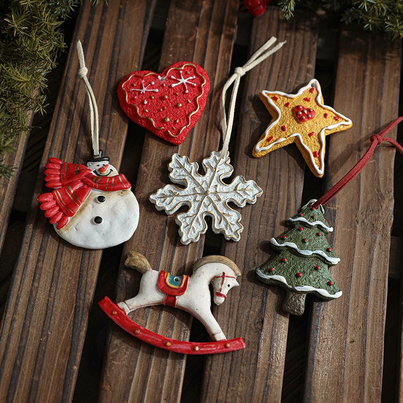 Retro Hand-Painted Resin Christmas Ornaments: Snowflake, Heart, and Star Decor.