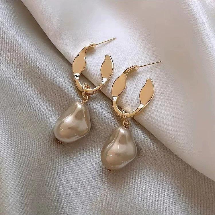 

Vintage Baroque Silver Needle Irregular Pearl Earrings Women S Niche Design French Earrings Premium Earrings
