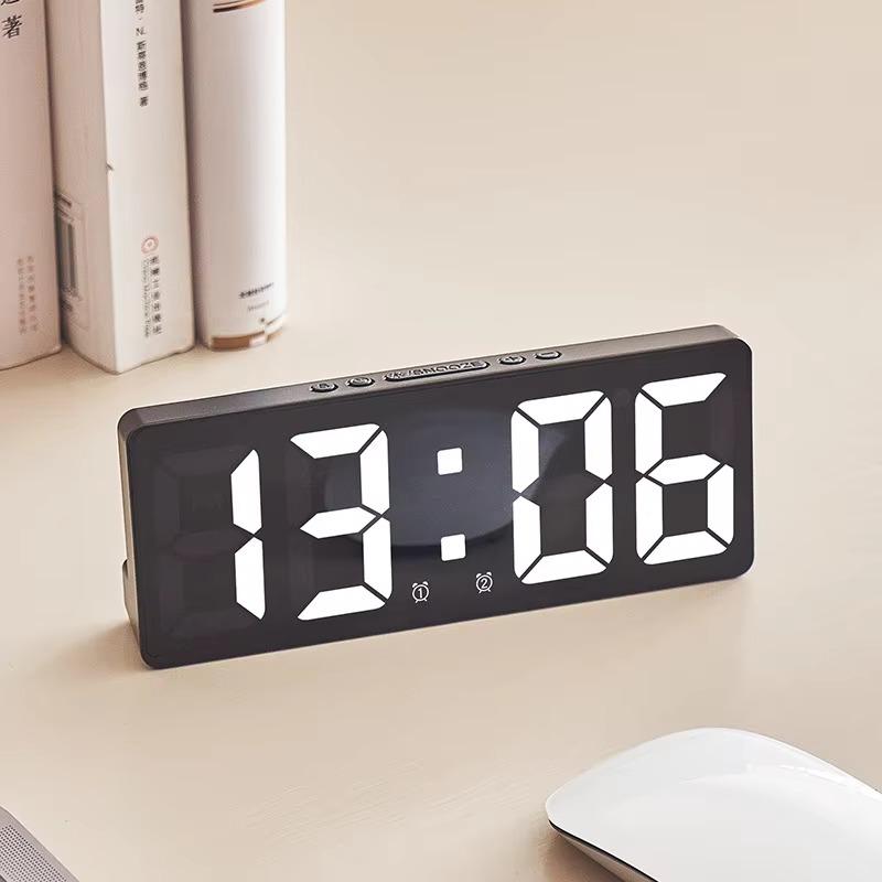 Clocks 1PCS Multi-function LED Digital Clock Voice Activated Brightness Adjustment Living Room Desk Clock Bedroom Student