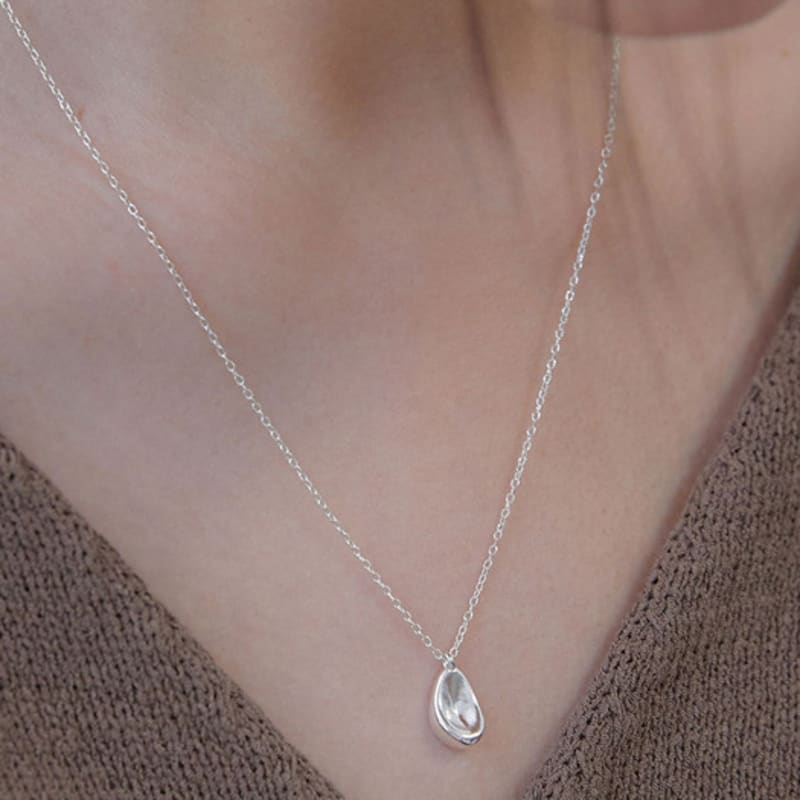 byweekend Seal necklace