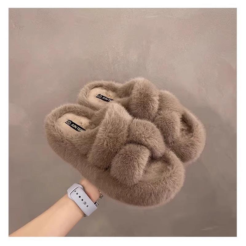 

Thick bottom Internet celebrity fluffy slippers women wear 2024 autumn new popular comfortable fluffy foreign gas cotton drag 40 хакі