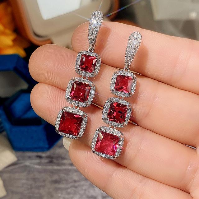 

Великолепные серьги для дам с темпераментом и блестящими красными/синими/белыми/зелеными квадратными фианитами, роскошные вечерние ювелирные аксессуары для женщин