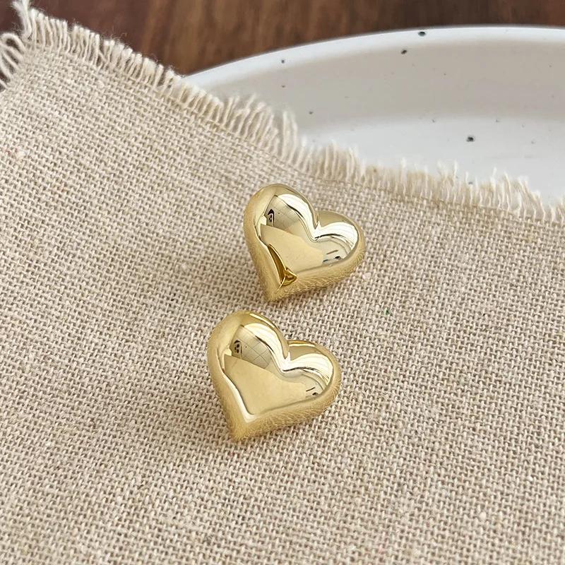 

Trend Heart Gold Color Smooth Stud Earring for Women Temperament Korean Design Simple Cute LOVE Wedding Zircon Girl Gift