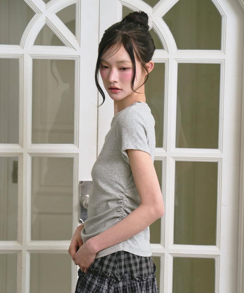 THE GREEN LAB Studded Graphic Shirred Short Sleeve Tee [Melange Gray]