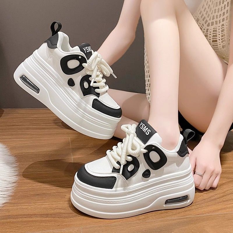 

Little white shoes women s 2025 autumn and winter velvet thick-soled muffin shoes European station casual small man inner height increase dad shoes 35