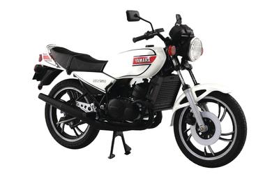Skynet Ολοκληρωμένη Μοτοσυκλέτα Yamaha RZ250 Νέο Μαργαριταρένιο Λευκό 1/12
