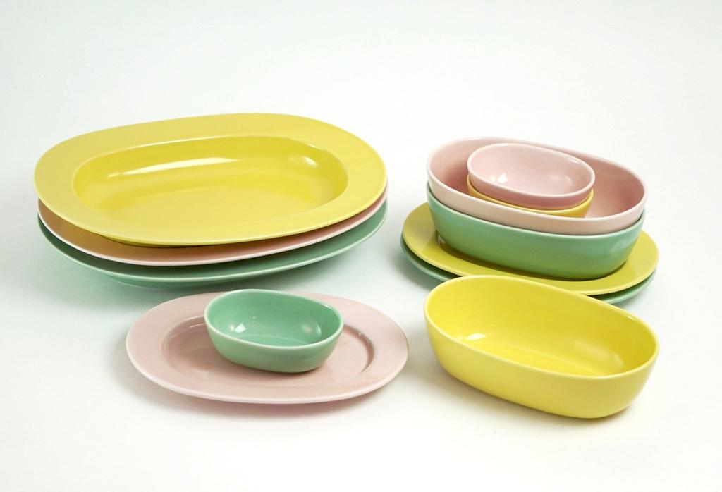 Saikaitoki Hasami-keramik Oval Pastatallrik Diameter 27cm Grön 14467 "Essence"