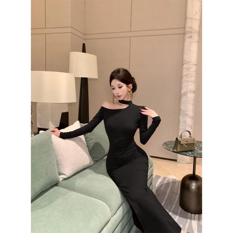 Women s One-Shoulder Slash Neck Halter Dress - Cinched Waist, Slit, New Style Large