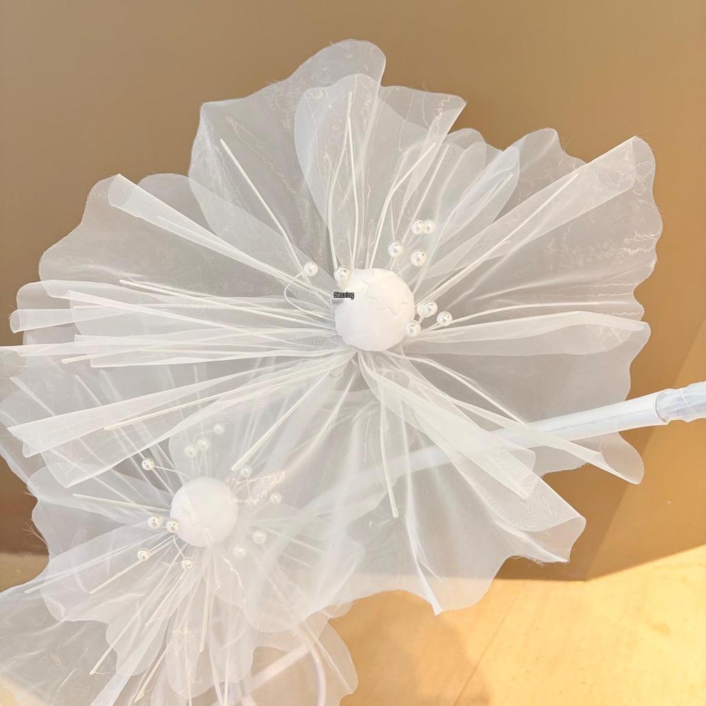 Silk Filigree Net Flower Simulation - Decorative Dried Flower Display for Floor-to-Ceiling Windows