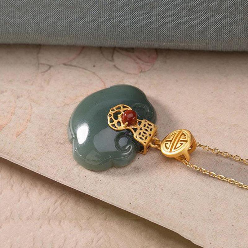 Independent Design New In Natural Hetian Jade Geometric Pendant Necklace For Women Chain Exquisite Elegant Light Luxury Jewelry