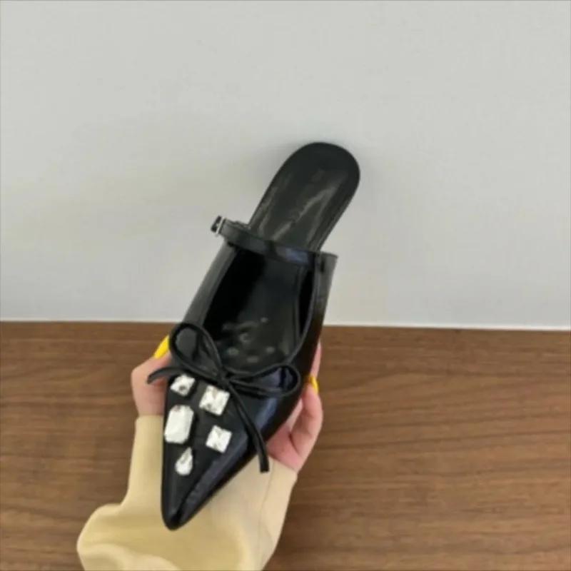 

2025 Лето Новые Закрытый Носок Низкий Каблук Женские Тапочки Элегантные Платье Сандалии Женские со Стразами Бант-бабочка Тапочки 40 чёрный