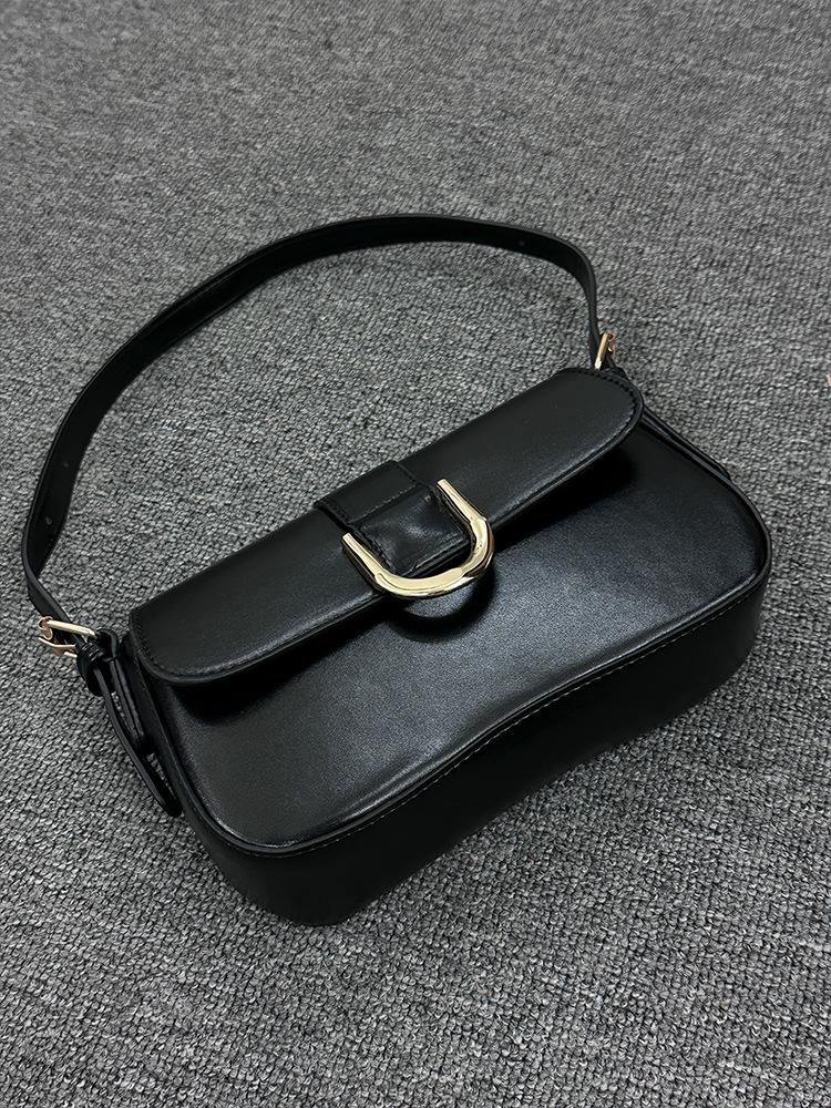 Women's Retro Wine Red Messenger Bag - 2024 Autumn/Winter Collection, Horseshoe Buckle, Small Square Underarm Shoulder Bag