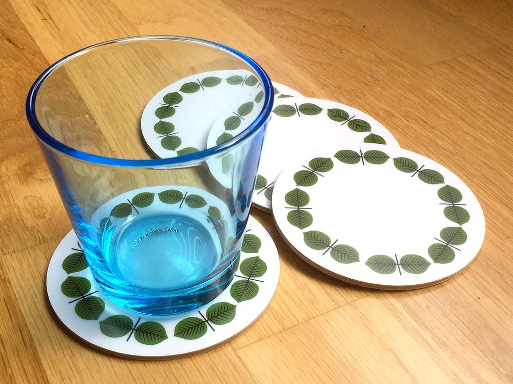 Sada 4 podložek pod sklenice Stig Lindberg od Stig průměr 10 cm "Bersa" Lindberg, zelená,