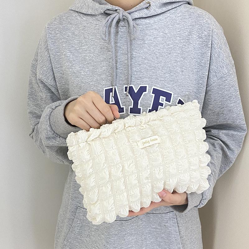 

Three-layer thickened cosmetic bag women s large-capacity portable new travel cosmetics wash storage bag