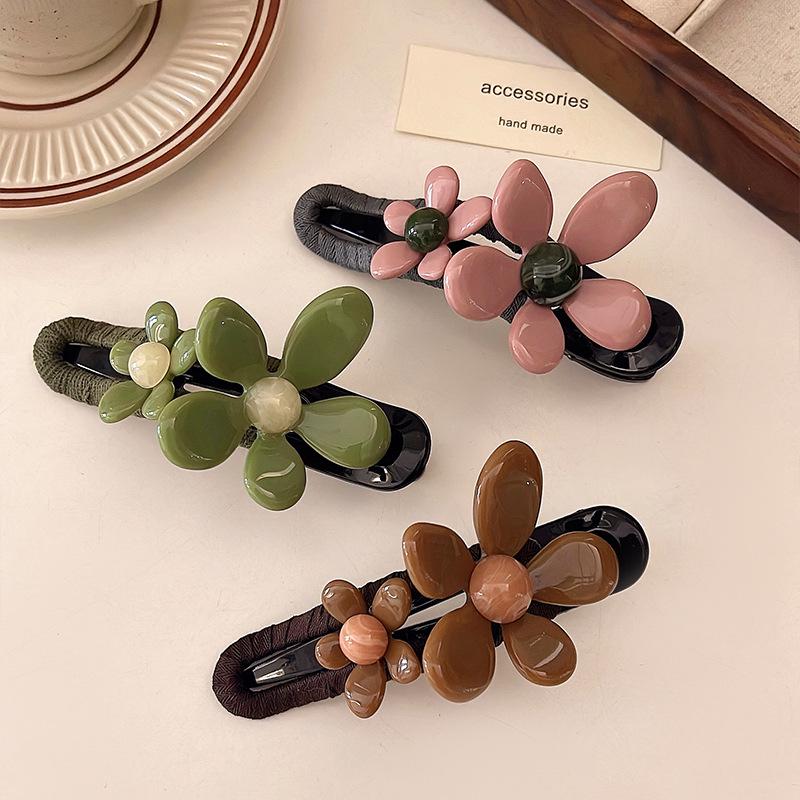 2024 High-End Retro Floral Korean Claw Clip for Women - Duckbill Style for Elegant Updo