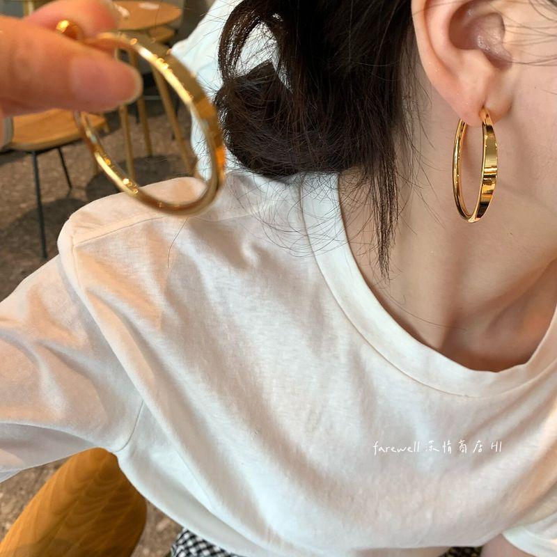 

Fashion Elegant Earrings 2025 New Arrival Best Selling Face-Showing Small Ear Ring Fancy Earrings Accessible Luxury Niche Earrings Gold Hoop Earrings