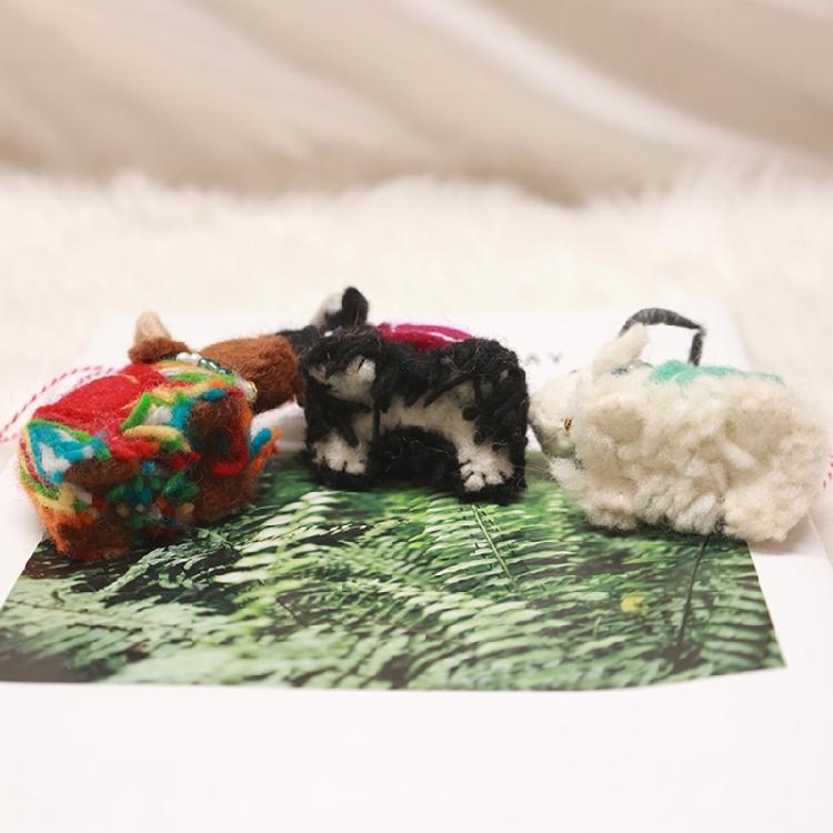 Artistic Yak Shape Figure Pendant Soft Felt Woolen Farm Animal Miniature Hanging Ornament For Gifting Decoration