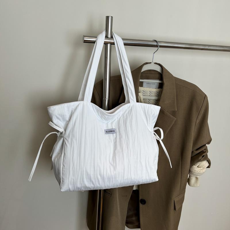 

Повседневная сумка-тоут, простая индивидуальность и большая вместимость, модная женская сумка-мессенджер в корейском ленивом стиле, весна 2025 белый