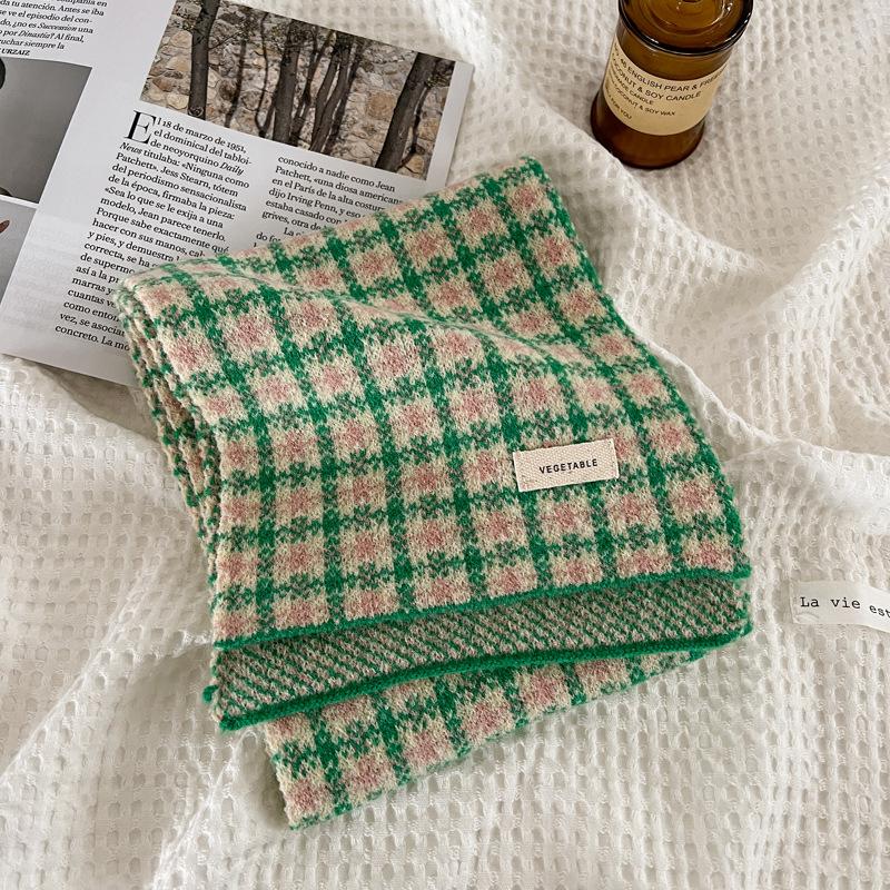 Small fresh college style small plaid wool scarf women's winter warm versatile retro knitted scarf