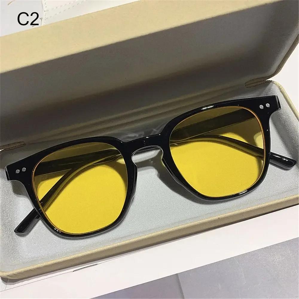Vintage Style Square Sun Glasses Women's Fashion Style Oversized Sun Eyeglasses Men's Driving Use Shades Black UV400 Protection Eyewear Gafas De Sol