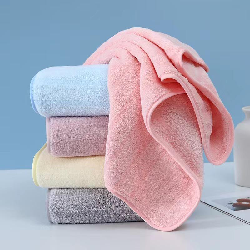 

Wash your face with a soft, absorbent coral velvet plain bath towel 35*75cm рожевий