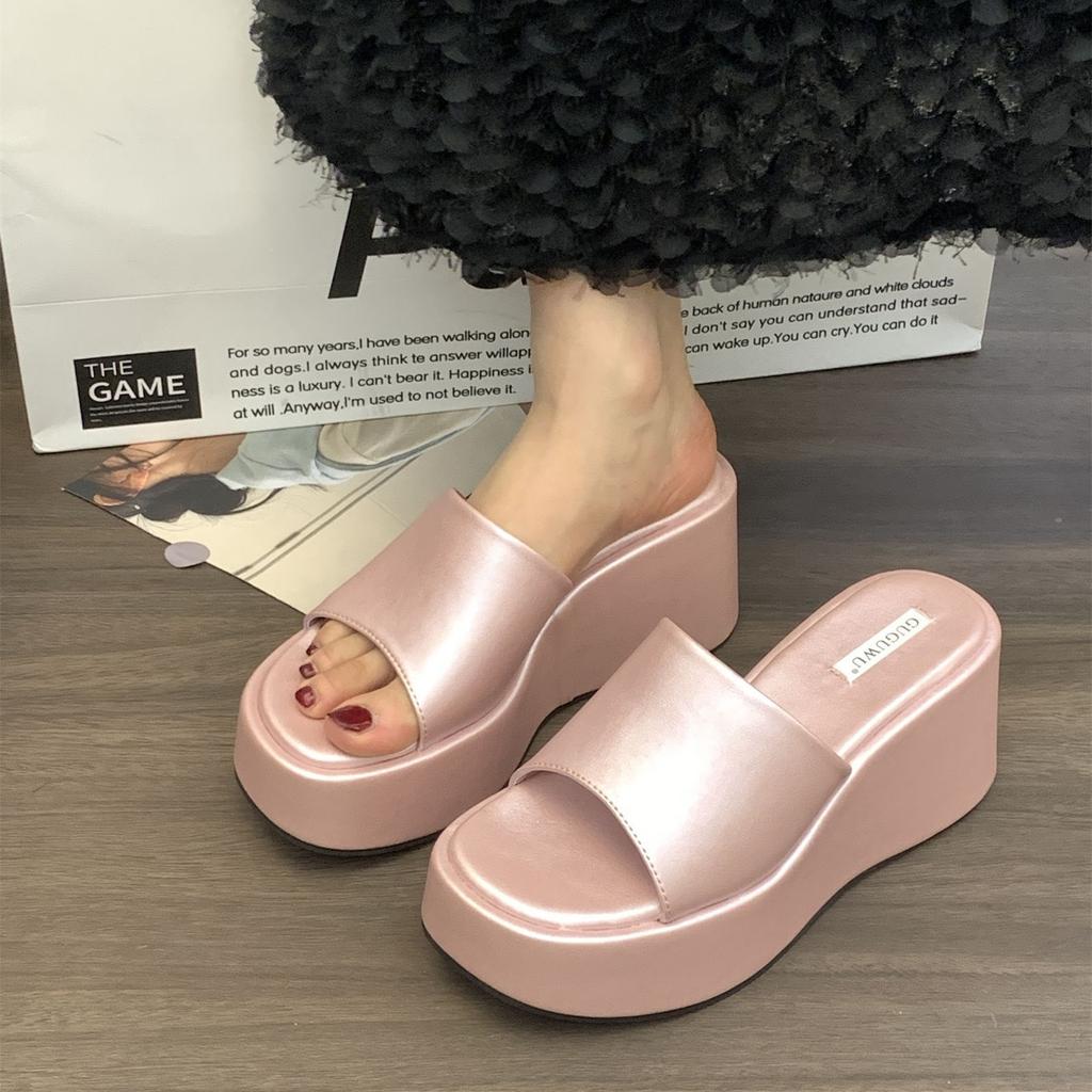 Internet celebrities thick-soled heel cool slippers women summer wear retro black high-heeled one-word drag fairy style sandals