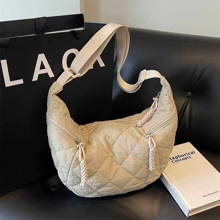 Hochwertige Taschen für Damen, großes Fassungsvermögen, trendige, modische Nischen-Nylon-Taschen, vielseitige Umhängetaschen in Knödelform für eine Schulter