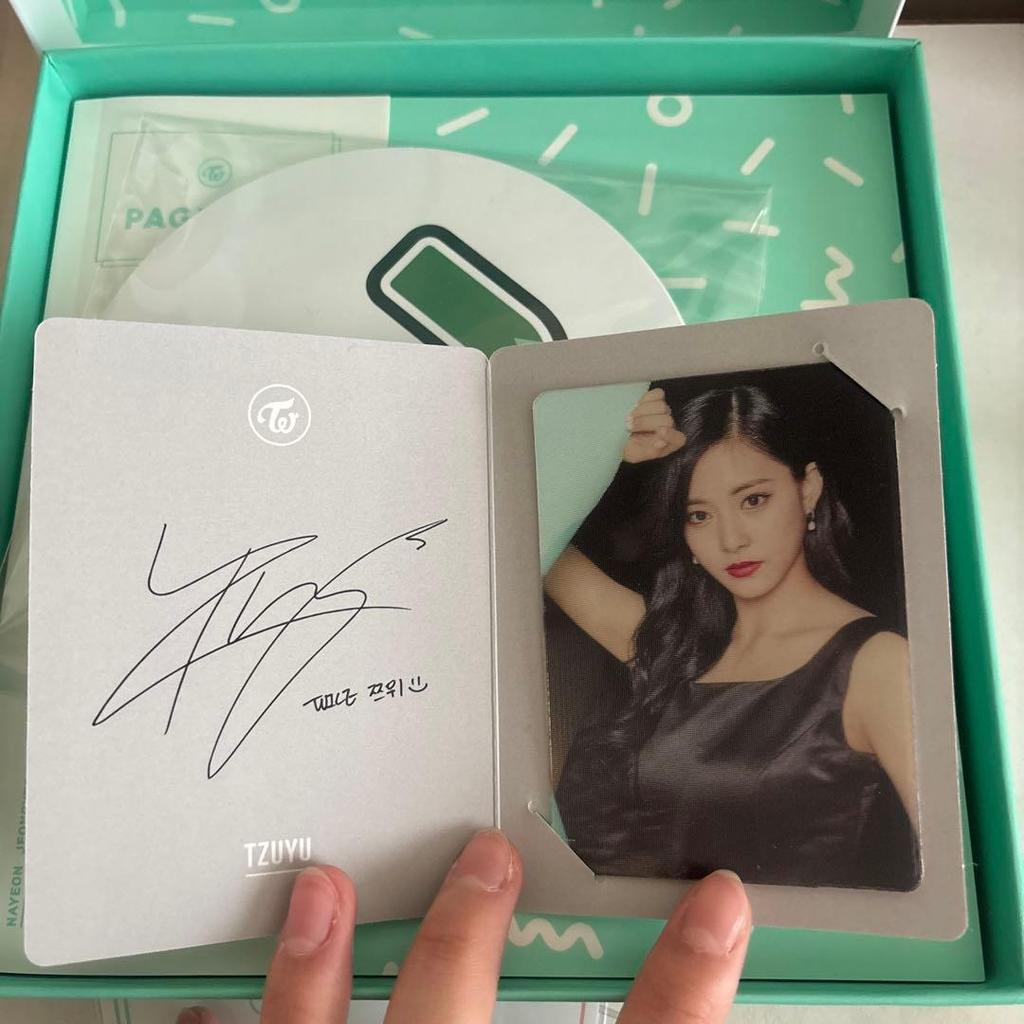 [USED] Price reduced! TWICE PAGE TWO album with all items